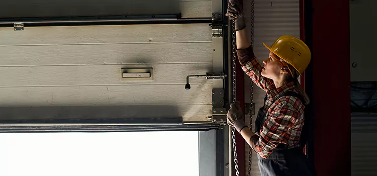 Addressing Common Garage Door Stoppage Issues in Country Club Hills, IL